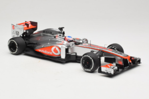 McLaren MP4-28 Mercedes #5 J. Button Vodafone McLaren F1 2013 Minichamps 1:18 530131805 Metall - pilt 4/7