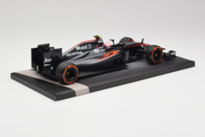 McLaren MP4-30 Honda #22 J. Button McLaren Honda F1 Team Spanish Grand Prix 2015 Minichamps 1:18 537151122 Metall - pilt 3/7