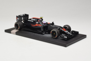 McLaren MP4-31 Honda #22 J. Button McLaren Honda F1 Team Chinese Grand Prix 2016 Minichamps 1:18 537161822 Metall - pilt 4/7