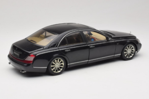 Maybach 57S Must AUTOart 1:18 76156 Metall - pilt 3/7