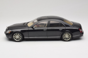 Maybach 57S Must AUTOart 1:18 76156 Metall - pilt 4/7