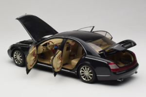 Maybach 57S Must AUTOart 1:18 76156 Metall - pilt 5/7
