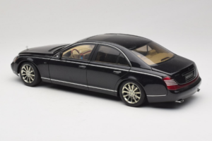 Maybach 57S Must AUTOart 1:18 76156 Metall - pilt 6/7