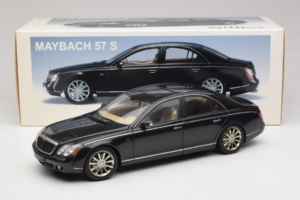 Maybach 57S Must AUTOart 1:18 76156 Metall - pilt 7/7