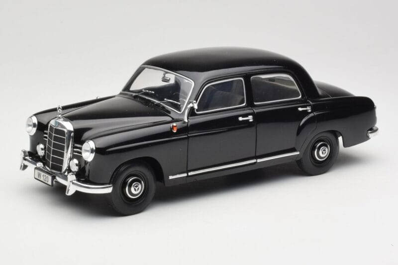Mercedes 180 W120 Ponton Must Revell 1:18 08973 Metall