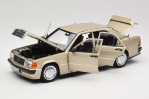 Mercedes 190E W201 2.3-16 Smoke Silver Metallic Norev 1:18 183831 Metall - pilt 2/8