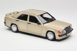 Mercedes 190E W201 2.3-16 Smoke Silver Metallic Norev 1:18 183831 Metall - pilt 6/8