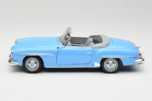 Mercedes 190 SL W121 Helesininen Norev 1:18 183400 Metall - pilt 4/8