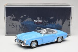 Mercedes 190 SL W121 Helesininen Norev 1:18 183400 Metall - pilt 8/8