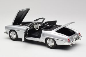 Mercedes 190 SL W121 Hõbedane Hall Minichamps 1:18 100037031 Metall - pilt 5/8