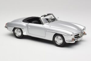Mercedes 190 SL W121 Hõbedane Hall Minichamps 1:18 100037031 Metall - pilt 6/8