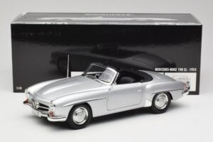 Mercedes 190 SL W121 Hõbedane Hall Minichamps 1:18 100037031 Metall - pilt 8/8