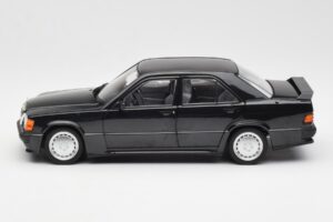 Mercedes 190E 2.3-16 W201 Must Diileri Väljaanne Norev 1:18 B66040663 Metall - pilt 4/8