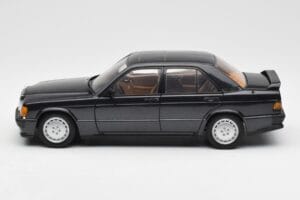 Mercedes 190E 2.3-16 W201 Sinimust Metallic AUTOart 1:18 76122 Metall - pilt 4/8