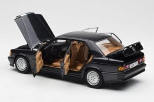 Mercedes 190E 2.3-16 W201 Sinimust Metallic AUTOart 1:18 76122 Metall - pilt 5/8