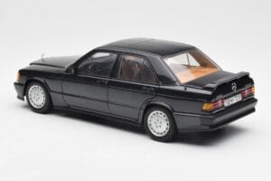 Mercedes 190E 2.3-16 W201 Sinimust Metallic AUTOart 1:18 76122 Metall - pilt 7/8