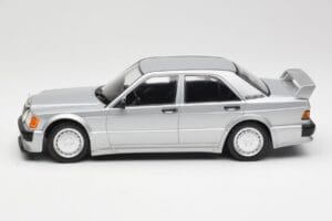 Mercedes 190E 2.5-16 EVO 1 W201 Hõbedane Minichamps 1:18 155036001 Metall - pilt 3/6