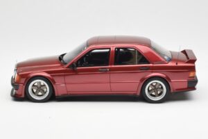 Mercedes 190E 2.5-16 W201 RAUH-Welt Republik Punane Otto 1:18 OT1083 Vaik - pilt 3/6