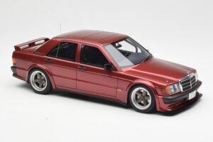 Mercedes 190E 2.5-16 W201 RAUH-Welt Republik Punane Otto 1:18 OT1083 Vaik - pilt 4/6