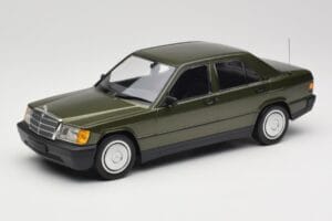 Mercedes 190E W201 Roheline Metallic Minichamps 1:18 155037001 Metall