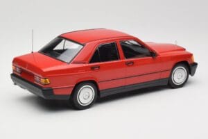 Mercedes 190E W201 Punane Minichamps 1:18 155037000 Metall - pilt 2/6