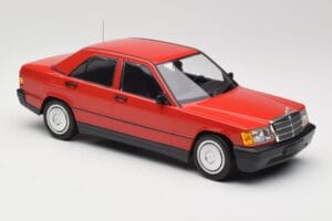 Mercedes 190E W201 Punane Minichamps 1:18 155037000 Metall - pilt 4/6