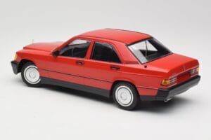 Mercedes 190E W201 Punane Minichamps 1:18 155037000 Metall - pilt 5/6