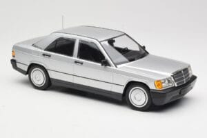 Mercedes 190E W201 Hõbedane Minichamps 1:18 155037004 Metall - pilt 4/6