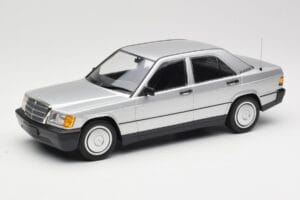 Mercedes 190E W201 Hõbedane Minichamps 1:18 155037004 Metall
