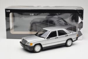 Mercedes 190E W201 Hõbedane Minichamps 1:18 155037004 Metall - pilt 6/6