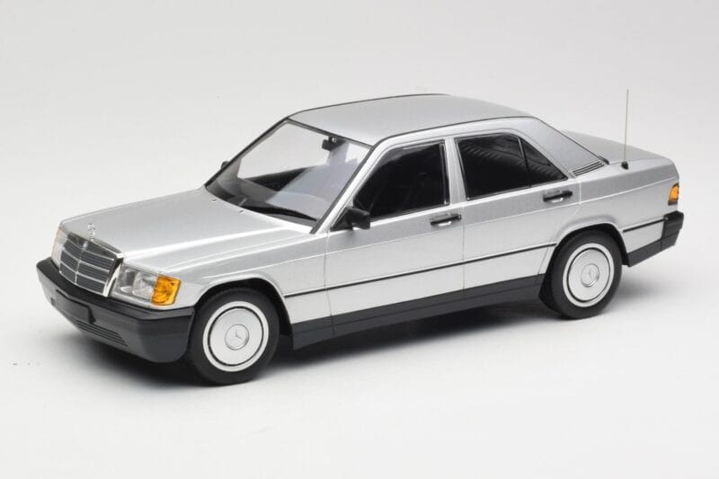 Mercedes 190E W201 Hõbedane Minichamps 1:18 155037004 Metall
