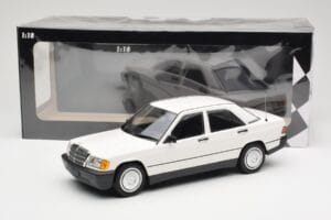 Mercedes 190E W201 Valge Minichamps 1:18 155037002 Metall - pilt 6/6