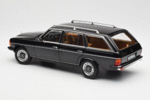 Mercedes 200 T S123 Must Norev 1:18 183735 Metall - pilt 7/8