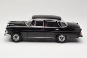 Mercedes 200 W110 Must Norev 1:18 183574 Metall - pilt 4/8
