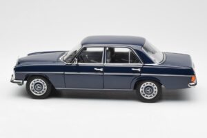 Mercedes 200 W114 Midnight Sinine Diileri Väljaanne Norev 1:18 B66040694 Metall - pilt 4/8