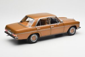 Mercedes 200 W115 Bycane Kuldne Diileri Väljaanne Norev 1:18 B66040665 Metall - pilt 3/8