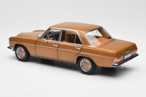 Mercedes 200 W115 Bycane Kuldne Diileri Väljaanne Norev 1:18 B66040665 Metall - pilt 7/8