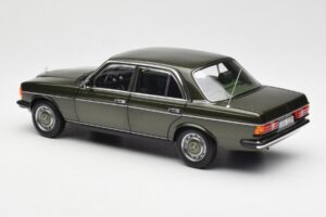 Mercedes 200 W123 Cypress Roheline Metallik Diileri Väljaanne Norev 1:18 B66040654 Metall - pilt 7/8
