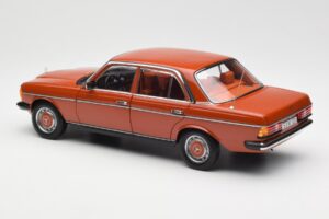 Mercedes 200 W123 English Punane Diileri Väljaanne Norev 1:18 B66040653 Metall - pilt 7/8