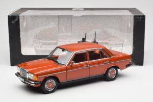 Mercedes 200 W123 English Punane Diileri Väljaanne Norev 1:18 B66040653 Metall - pilt 8/8