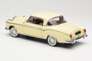 Mercedes 220 SE W128 Coupe Beež Sun Star 1:18 3562 Metall - pilt 7/8