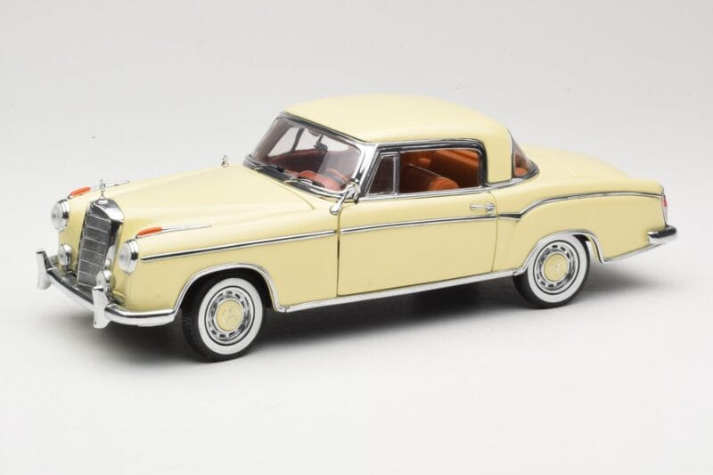 Mercedes 220 SE W128 Coupe Beež Sun Star 1:18 3562 Metall