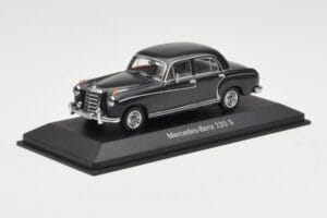 Mercedes 220S W180 Helehall Minichamps 1:43 B66040534 Metall - pilt 2/4