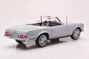 Mercedes 230 SL W113 Pagoda Hall Norev 1:18 183990 Metall - pilt 4/8