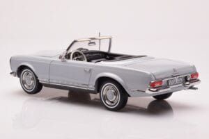 Mercedes 230 SL W113 Pagoda Hall Norev 1:18 183990 Metall - pilt 7/8