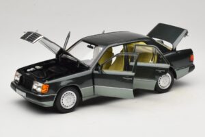 Mercedes 230E W124 Night Green Metallic Norev 1:18 183952 Metall - pilt 2/8