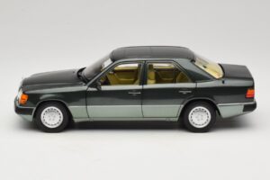 Mercedes 230E W124 Night Green Metallic Norev 1:18 183952 Metall - pilt 4/8