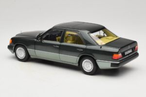 Mercedes 230E W124 Night Green Metallic Norev 1:18 183952 Metall - pilt 7/8