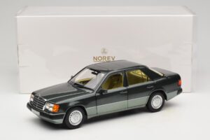 Mercedes 230E W124 Night Green Metallic Norev 1:18 183952 Metall - pilt 8/8