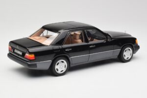 Mercedes 230E W124 AMG Wheels Must Piiratud Väljaanne Norev 1:18 183950 Metall - pilt 3/12